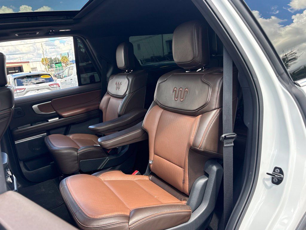 Used 2025 Ford Expedition King Ranch AWD/4WD image 12