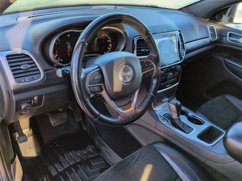 Used 2020 Jeep Grand Cherokee Altitude image 12