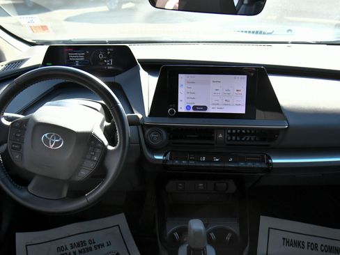 Used 2024 Toyota Prius LE FWD image 35