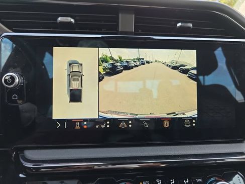 Used 2024 GMC Sierra 1500 AT4 w/ Technology Package AWD/4WD image 24