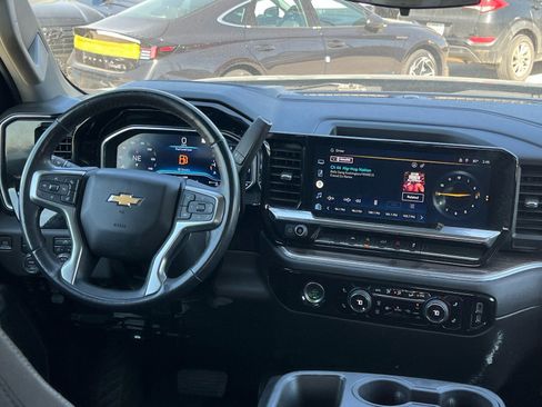 Used 2022 Chevrolet Silverado 1500 LT image 19