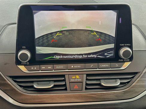 Used 2024 Nissan Altima 2.5 SV FWD image 22