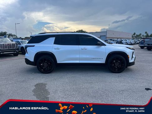 Used 2024 Chevrolet Traverse RS FWD image 4