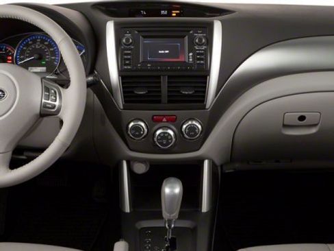 Used 2010 Subaru Forester 2.5X Premium image 14