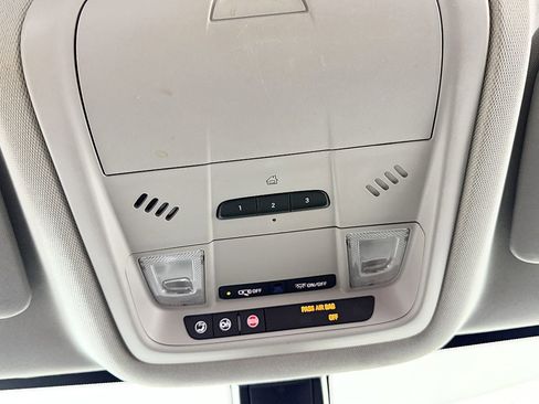 Used 2018 GMC Acadia SLT image 35