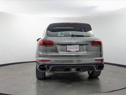 Used 2016 Porsche Cayenne AWD/4WD image 7