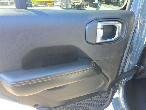 Used 2024 Jeep Wrangler Sahara w/ Technology Group image 9