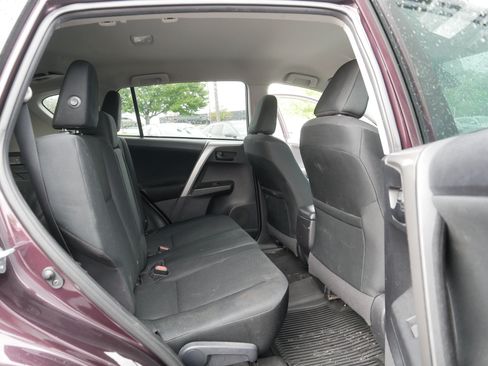 Used 2017 Toyota RAV4 LE w/ All Weather Liner Package AWD/4WD image 17