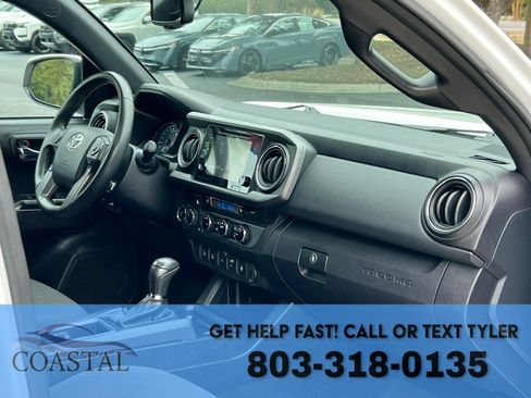 Used 2017 Toyota Tacoma TRD Off-Road w/ Premium & Technology Package image 27