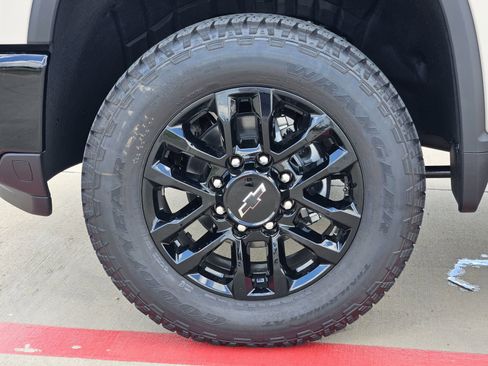 New 2026 Chevrolet Silverado 2500 Custom w/ Custom Value Package AWD/4WD image 13