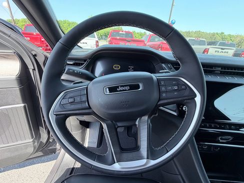 New 2026 Jeep Grand Cherokee L Limited RWD image 15