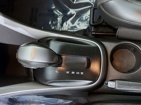 Used 2020 Chevrolet Trax LT w/ LT Convenience Package image 20