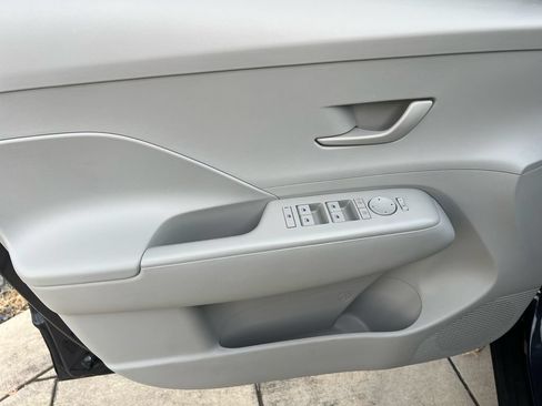 Used 2024 Hyundai Kona SEL w/ Convenience Package FWD image 16