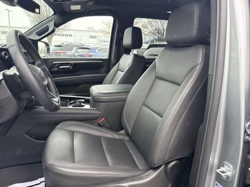 Used 2025 Chevrolet Tahoe Z71 w/ Comfort Package image 12