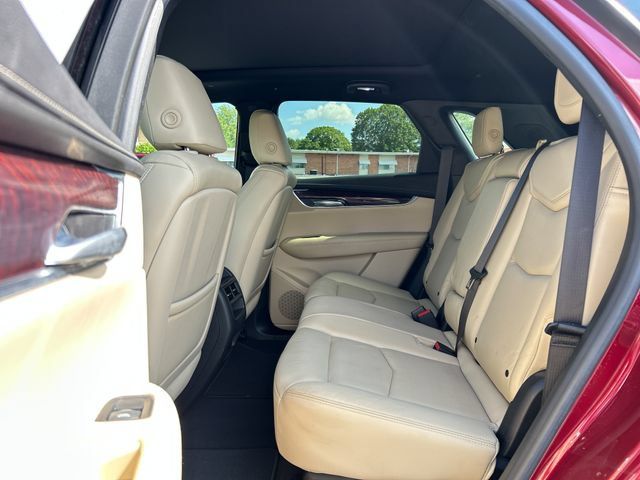 Used 2017 Cadillac XT5 Luxury w/ Driver Awareness Package FWD image 15