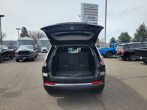 Used 2022 Jeep Grand Cherokee L Laredo w/ Luxury Tech Group I image 11