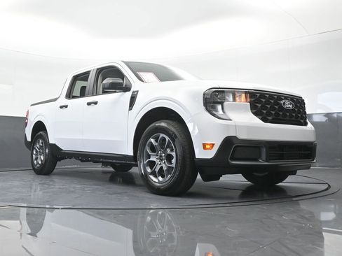 Used 2025 Ford Maverick XLT w/ Equipment Group 302A AWD/4WD image 64