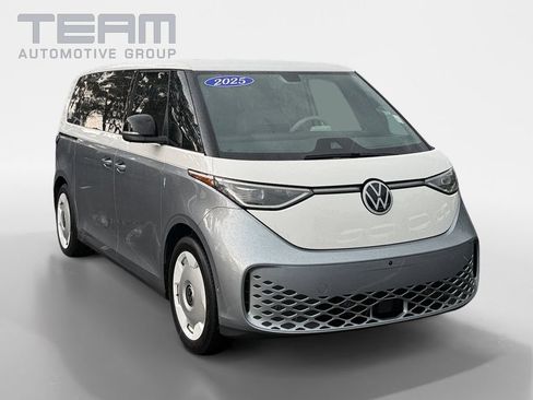 Used 2025 Volkswagen ID. Buzz 1st Edition RWD image 1