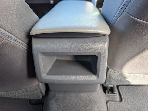 Used 2018 Toyota Camry LE image 7