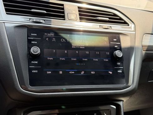 Certified 2024 Volkswagen Tiguan SEL R-Line AWD/4WD image 28