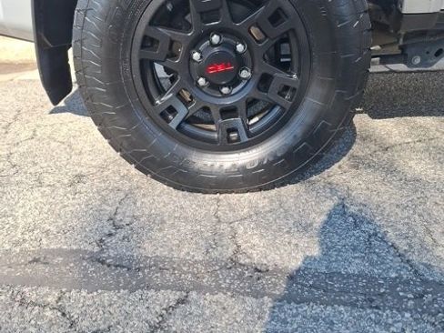 Used 2021 Toyota 4Runner Venture w/ Moonroof Package image 25