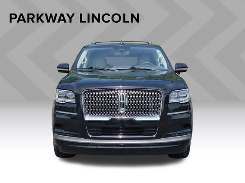 Used 2023 Lincoln Navigator L Reserve image 2