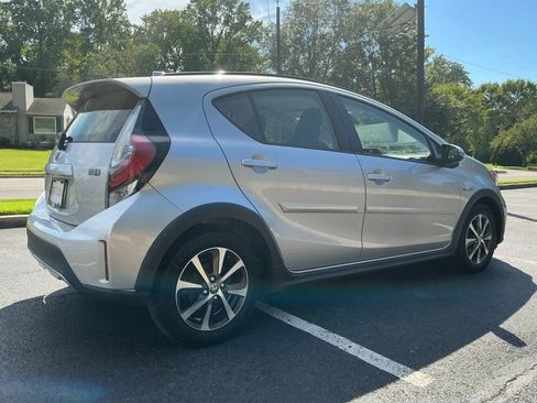 Used 2018 Toyota Prius C One FWD image 5