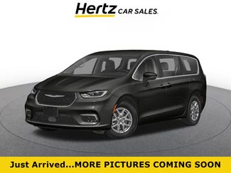 Used 2023 Chrysler Pacifica Touring-L FWD video 1