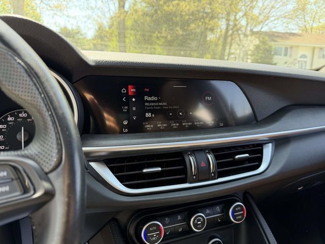 Used 2023 Alfa Romeo Stelvio Ti AWD/4WD image 27