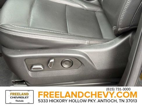 Used 2023 GMC Yukon XL Denali AWD/4WD image 25