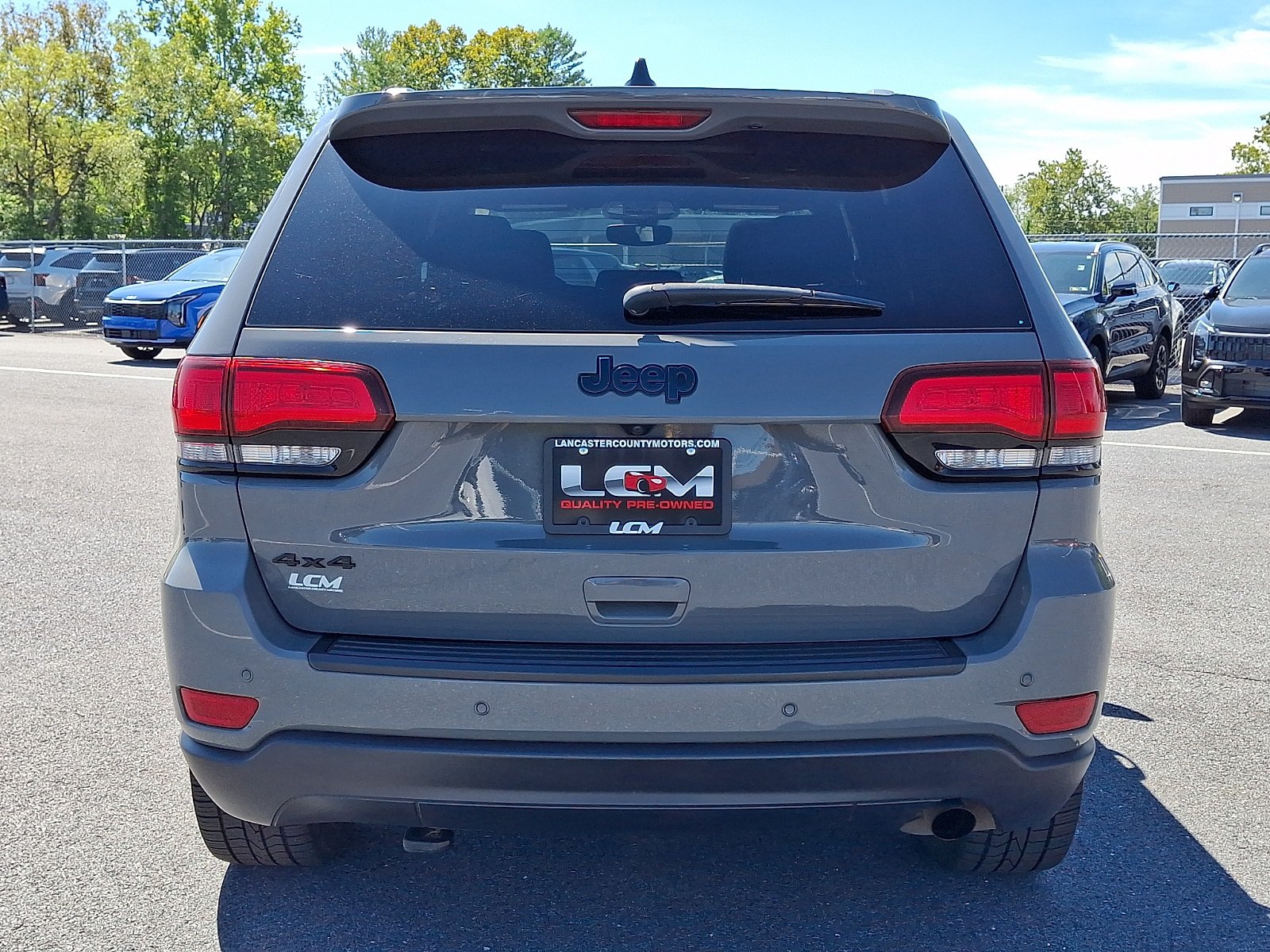 Used 2019 Jeep Grand Cherokee Laredo AWD/4WD image 6