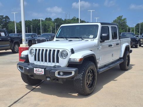 Used 2023 Jeep Gladiator Overland w/ Popular Equipment Package AWD/4WD image 3