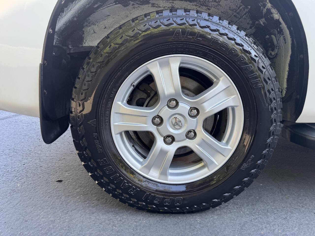 Used 2016 Toyota Sequoia SR5 AWD/4WD image 22