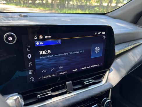 Used 2025 Chevrolet Equinox LT AWD/4WD image 21