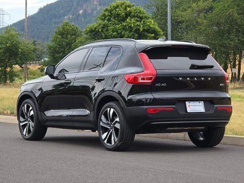 Used 2024 Volvo XC40 B5 Plus w/ Protection Package Premier AWD/4WD image 5