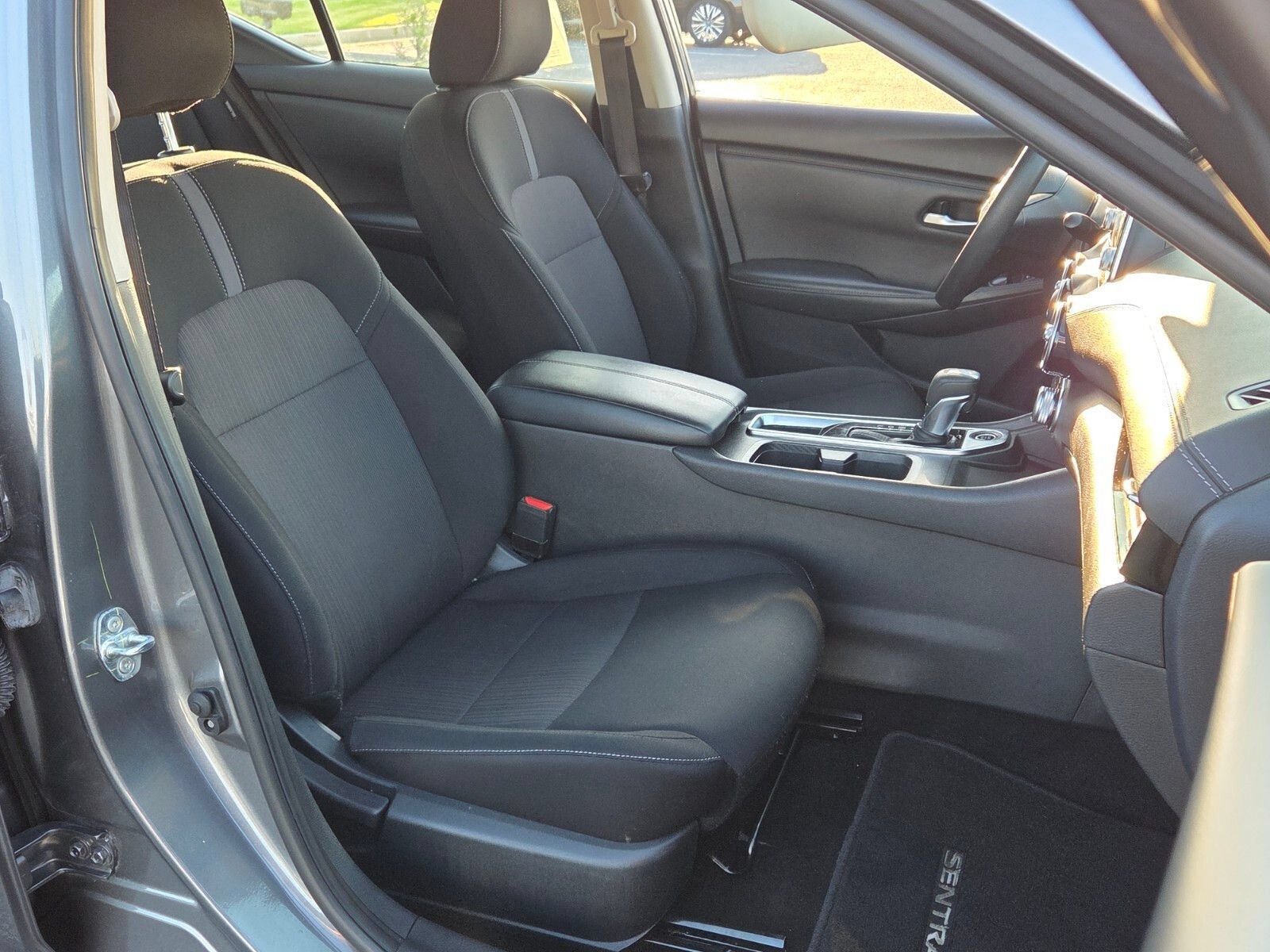 Used 2024 Nissan Sentra SV FWD image 17