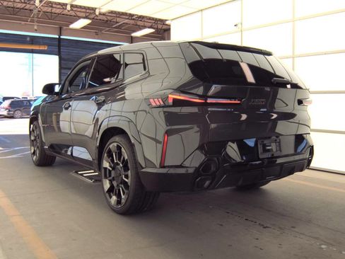 Used 2023 BMW XM image 3