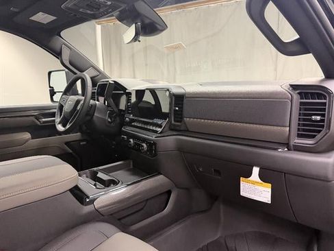 New 2026 Chevrolet Silverado 2500 ZR2 AWD/4WD image 12