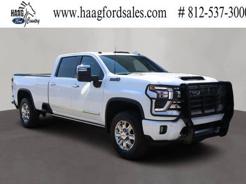 Used 2026 Chevrolet Silverado 2500 High Country w/ High Country Premium Package AWD/4WD image 1