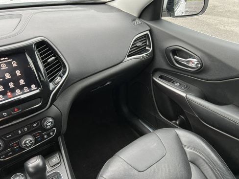 Used 2019 Jeep Cherokee Limited AWD/4WD image 34