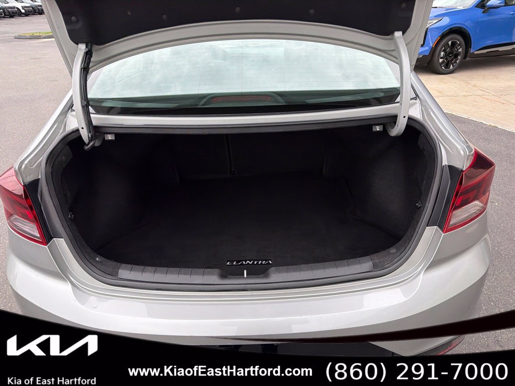 Used 2020 Hyundai Elantra Value Edition w/ Cargo Package (C1) FWD image 16