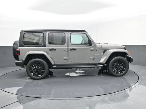 Used 2023 Jeep Wrangler Unlimited Sahara w/ Cold Weather Group AWD/4WD image 4