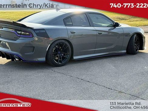 Used 2017 Dodge Charger R/T image 27