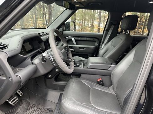 Used 2024 Land Rover Defender 110 V8 image 5