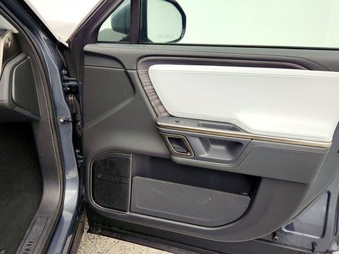 Used 2023 Rivian R1S Adventure image 29