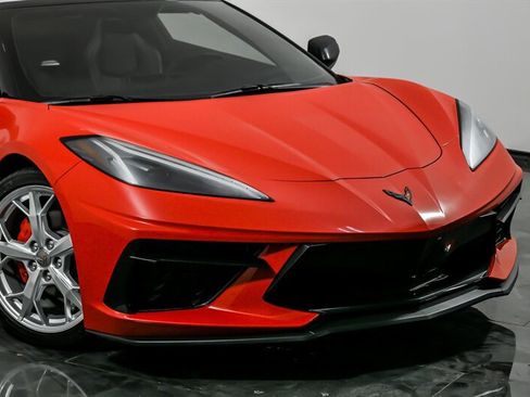 Used 2021 Chevrolet Corvette Stingray Convertible w/ 1LT image 2