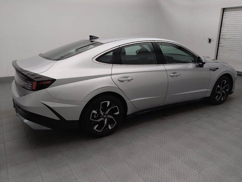 Used 2025 Hyundai Sonata SEL FWD image 10