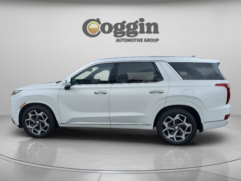 Used 2022 Hyundai Palisade Calligraphy FWD image 2