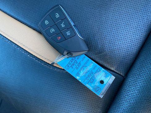 Used 2023 GMC Yukon XL AT4 image 29