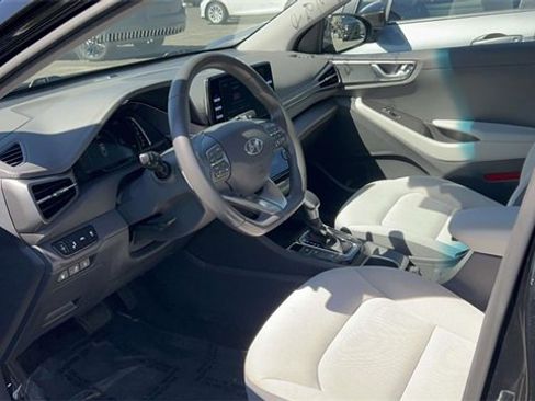 Used 2022 Hyundai Ioniq SEL image 32